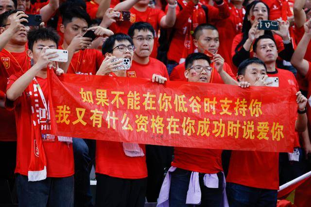 王传君：极致自律与角色转变的典范